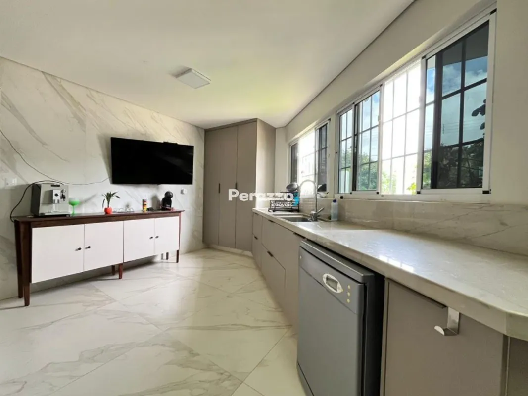 BAIXOU!!!!Maravilhosa Casa com 5 suítes Alto Padrão localizada no Lago SulPor R$...