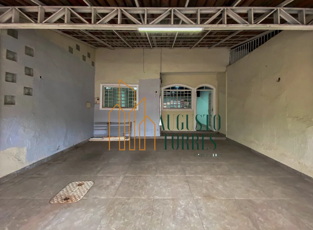 Ao entrar, a sala espaçosa convidativa para momentos inesquecíveis. Com um teto ...