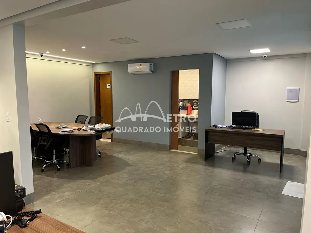 Vende-se duas lojas conjugadas reformadas com fino acabamento, projeto de ilumin...