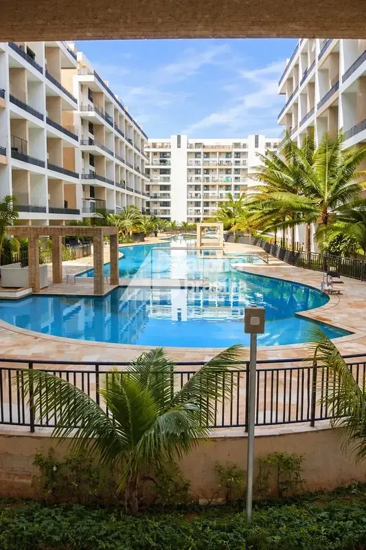 Apartamento 1 Quarto Mobiliado Sala com sofá, rack e TV Quarto com armários, cam...