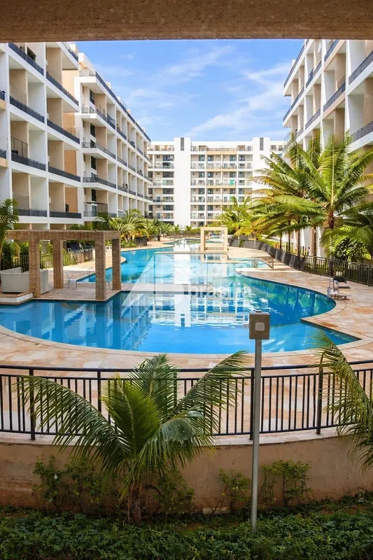 Apartamento 1 Quarto Mobiliado Sala com sofá, rack e TV Quarto com armários, cam...