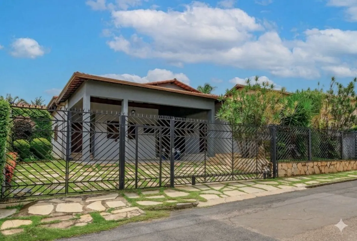 :: Casa térrea com linda área gourmet no Lago Norte . 4 quartos (sendo 2 suítes)...