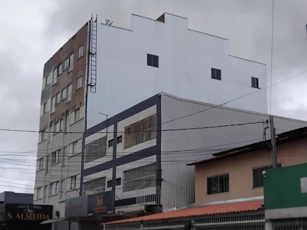 01 - PROXIMIDADES;- VIA LESTE- METRÔ- COMÉRCIO LOCAL02 - IMÓVEL- 2 QUARTOS- SALA...