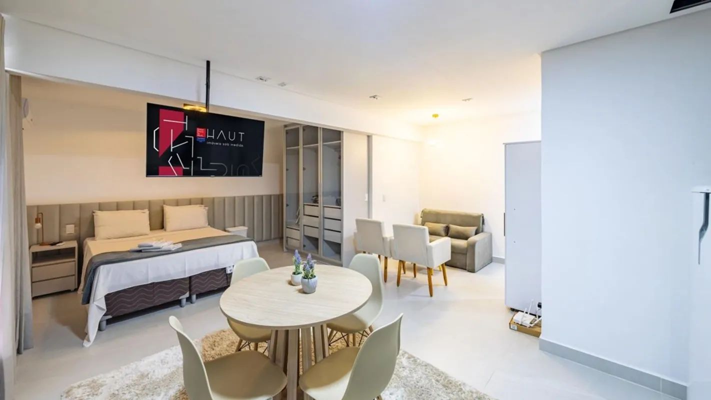 Este studio de 44 m² no Opus Gyro Vaca Brava está disponível para venda e também...
