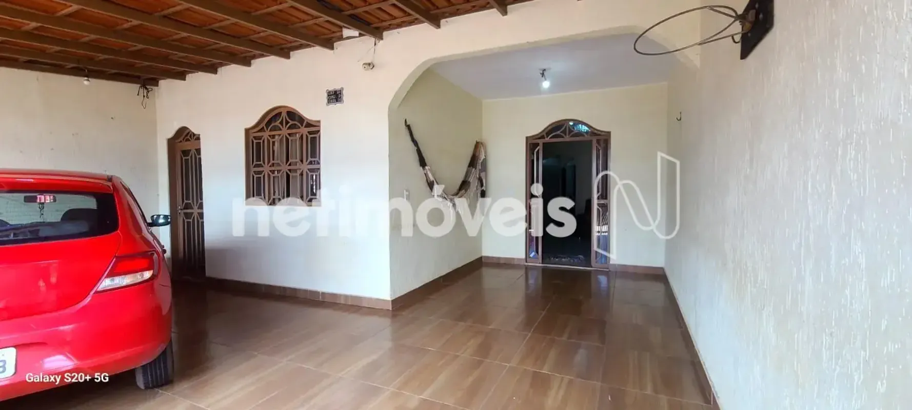 CASA 3 QUARTOS - QNP 21 Excelente casa com 130 m² de lote totalmente construido....