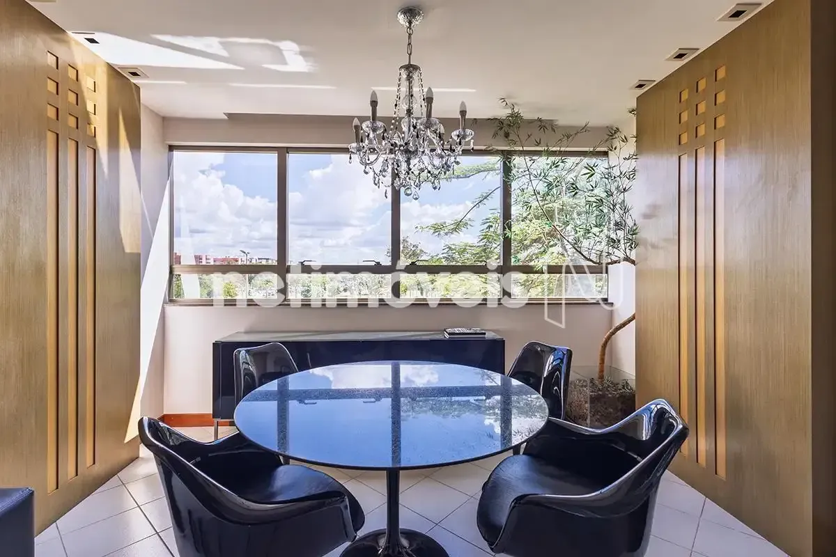 Sala reformada com vaga de garagem à venda no Edifício Brasil XXI. LocalizaçãoLo...