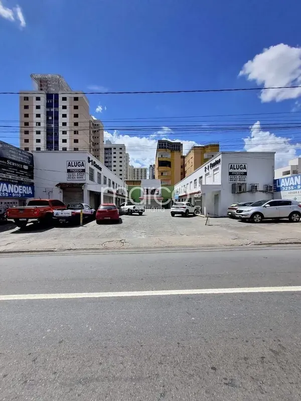 Loja comercial contendo 25m², 01 Banheiro , Mezanino e 01 Porta de aço.Rua S-1, ...