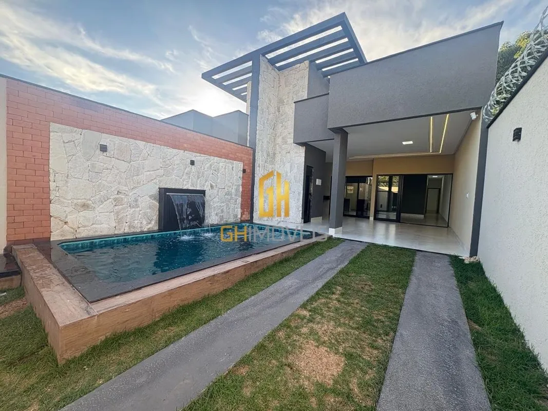 GH2201Casa com 3 quartos no Cidade Vera Cruz, em terreno com 180m² com 120m² de ...