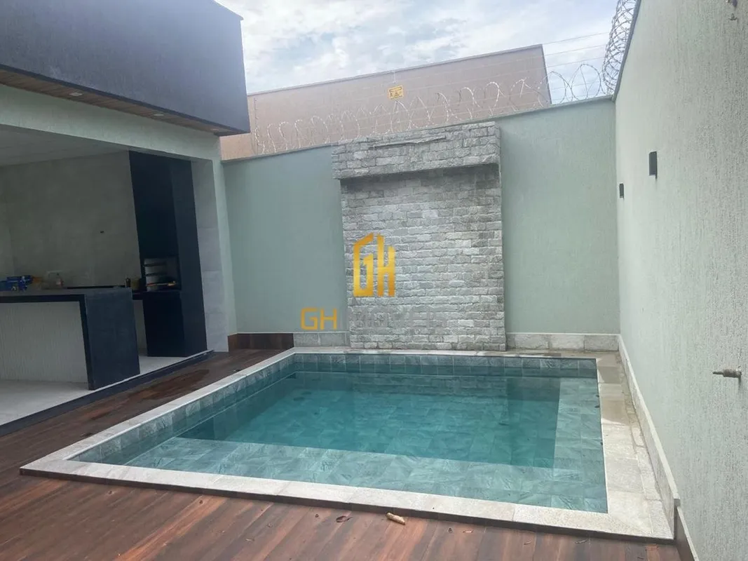 GH2205Casa com 3 quartos no Cidade Satélite São Luiz, em terreno com 450m² com 2...