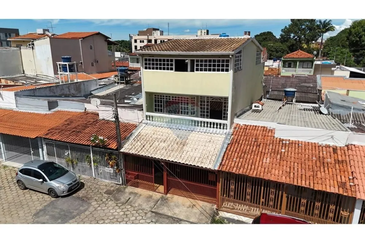 Espaçosa e Nascente: Casa para você que busca uma residência que combine localiz...