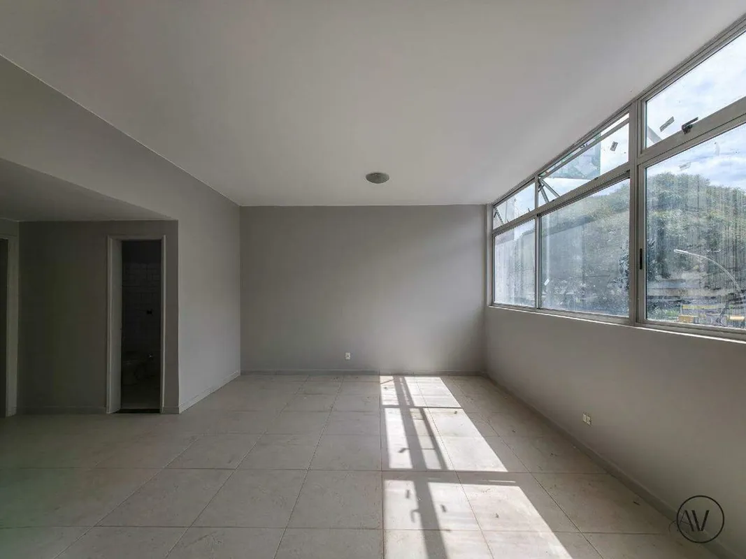 Excelente oportunidade na Asa Norte! Localizada na SCLRN 704, com frente para a ...