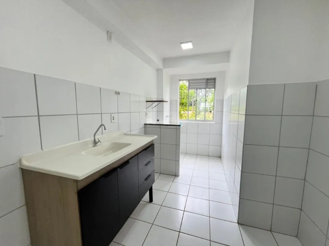 Ótimo Apartamento Térreo localizado no Jardins Mangueiral na QC 04 por R$2.100,0...