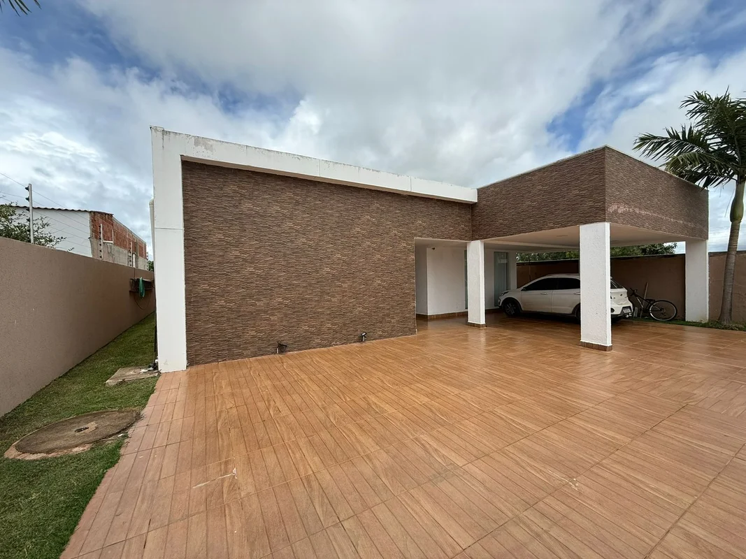 Casa ponte alta norteCondomínio fechado Rua Pinheiros Casa composta por 4 suítes...