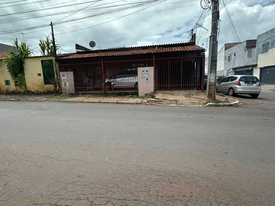 Oportunidade única na QNJ 31- Taguatinga Norte! Esta casa de esquina é o match p...