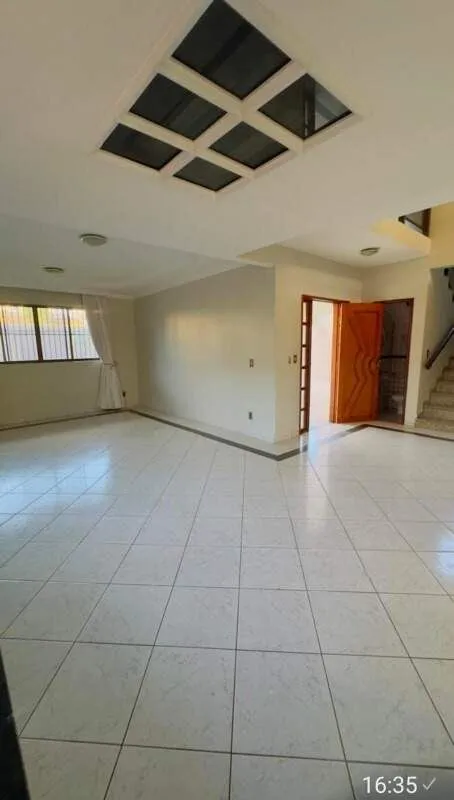 Sobrado Jardim America. Sobrado de 257m² de construção, com 4 suites sendo uma m...