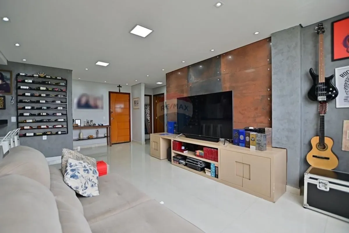 Cobertura reformada com 3 quartos | 130m² | Rua 7 Vicente PiresCobertura ampla, ...