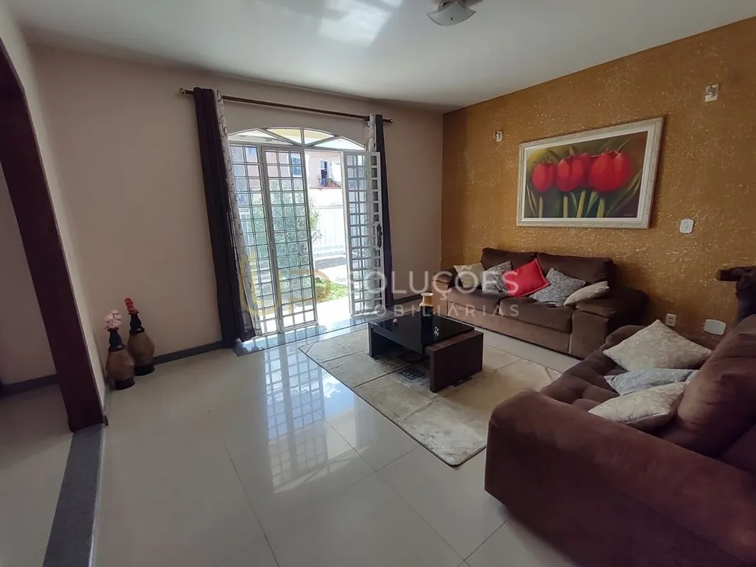 4 Quartos | 4 Vagas | Churrasqueira | Escritório | Terreno: 300m² | Construção: ...