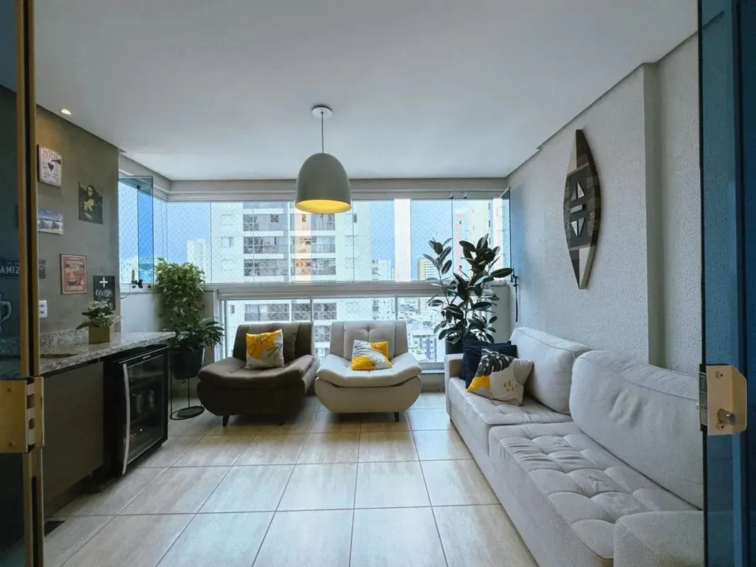 O imóvel está localizado no bairro Setor Bueno tem 104 metros quadrados com 3 qu...