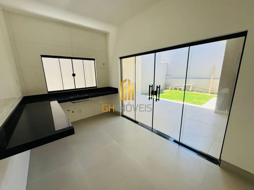 GH2222Casa com 3 quartos no Setor Conde dos Arcos, em terreno com 203m² com 126m...