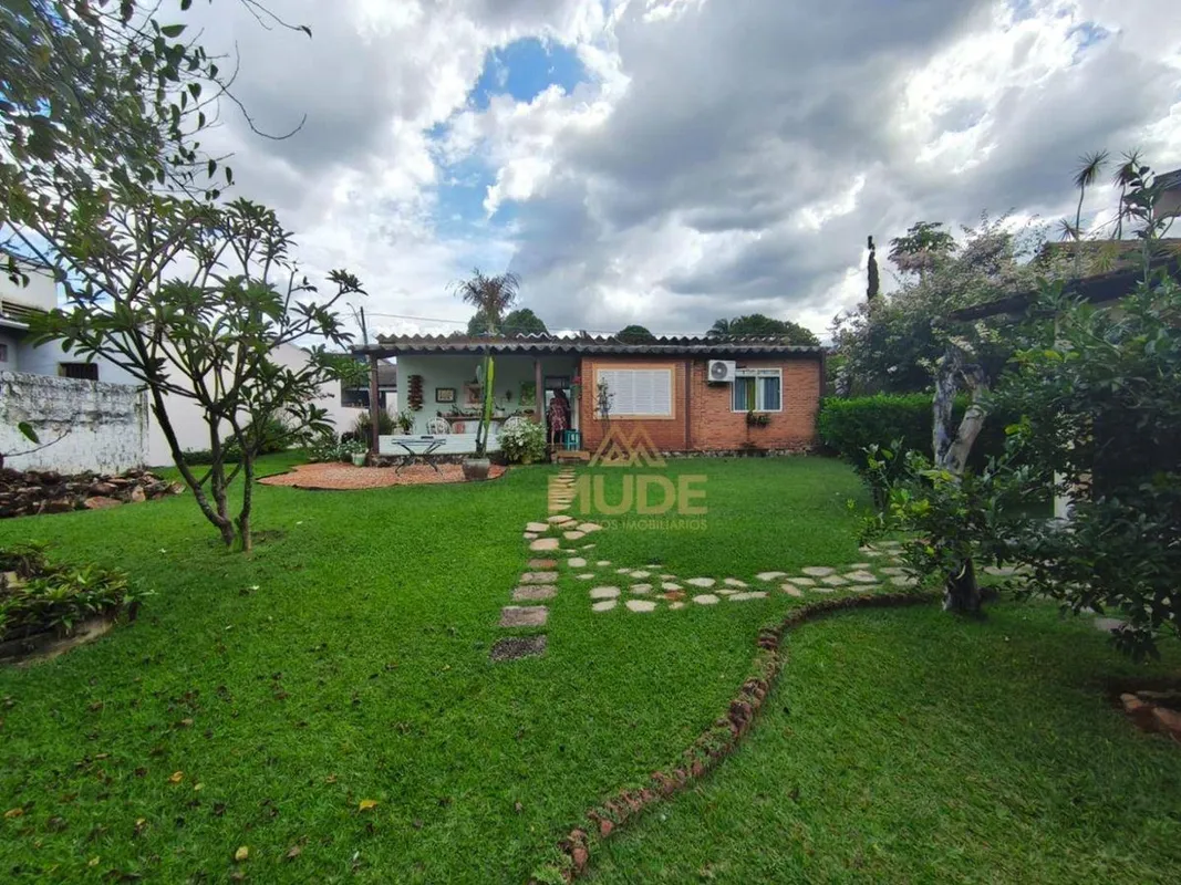EXCELENTE OPORTUNIDADE NO LAGO NORTECasa térrea, em um lote padrão Qi com 776 + ...