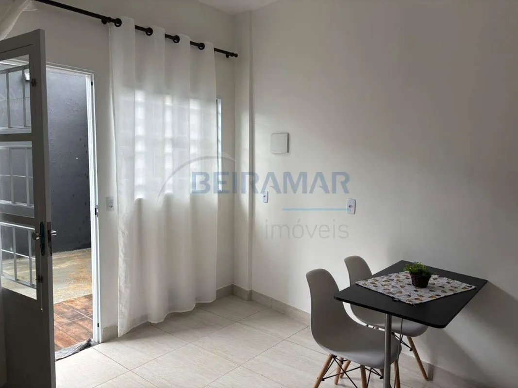 Kitnet mobiliada, ideal para quem busca praticidade e conforto em uma região tra...