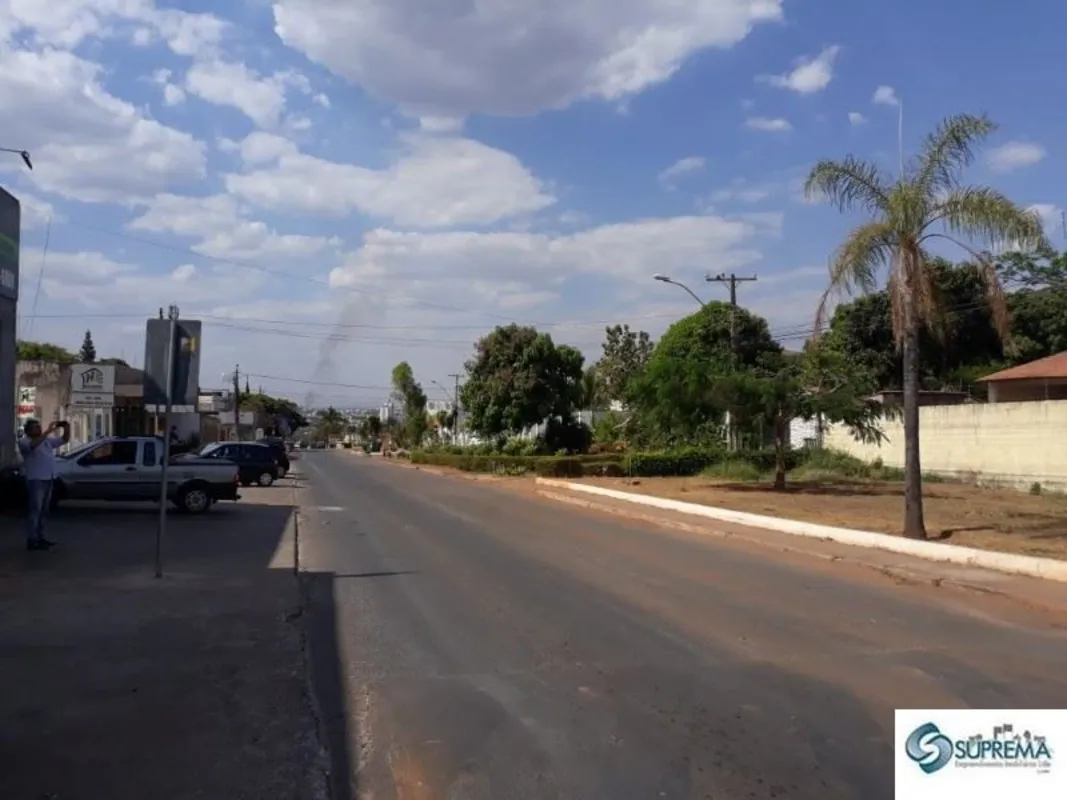 SUPREMA CONSTUÇÕES E EMPREENDIMENTOS IMOBILIÁRIOS LTDA, CRECI/DF 9060, APRESENTA...