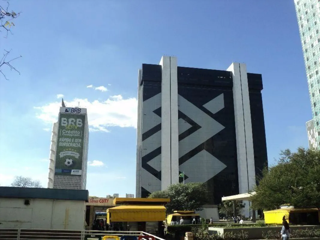SUPREMA CONSTRUÇÕES E EMPREENDIMENTOS IMOBILIÁRIOS LTDA, APRESENTA:SETOR BANCÁRI...