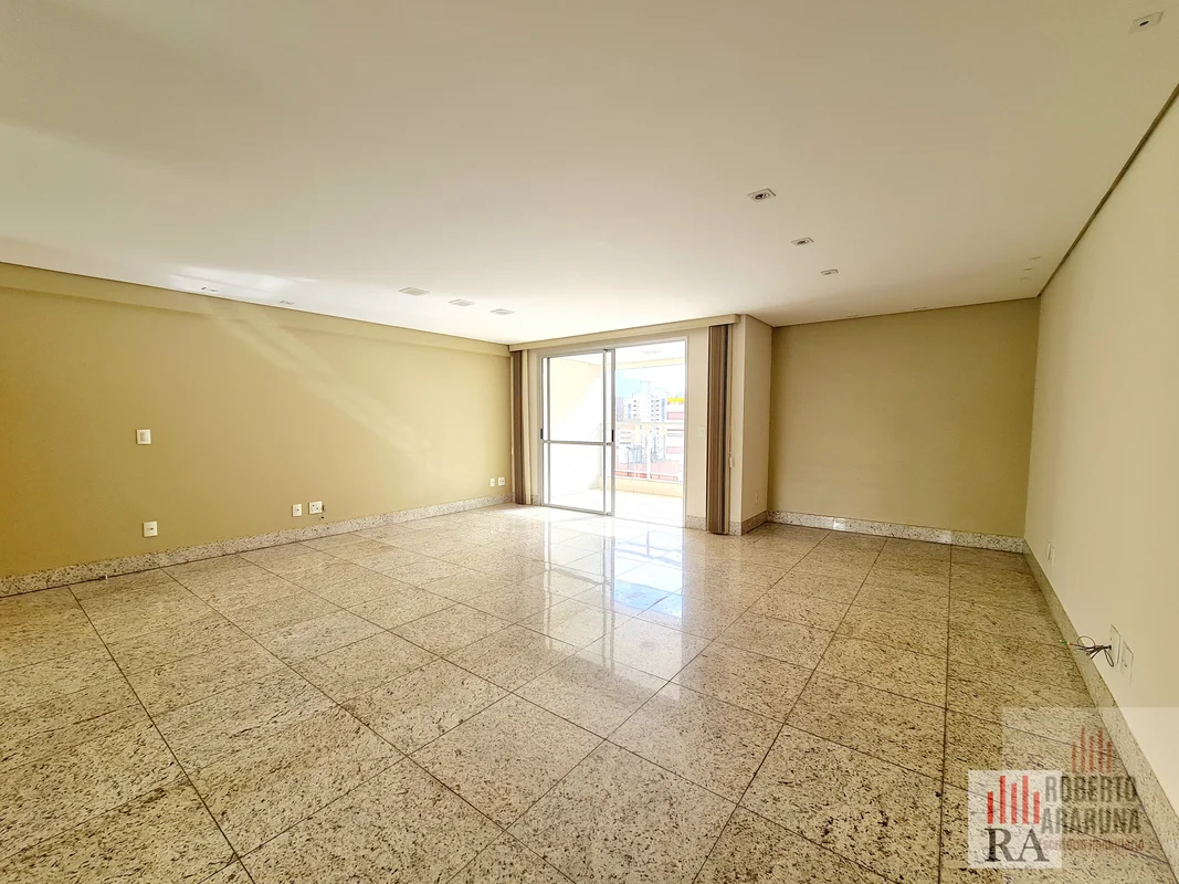 Descubra seu novo lar na Rua 5, SUL, em Águas Claras, DF. Este sofisticado apart...