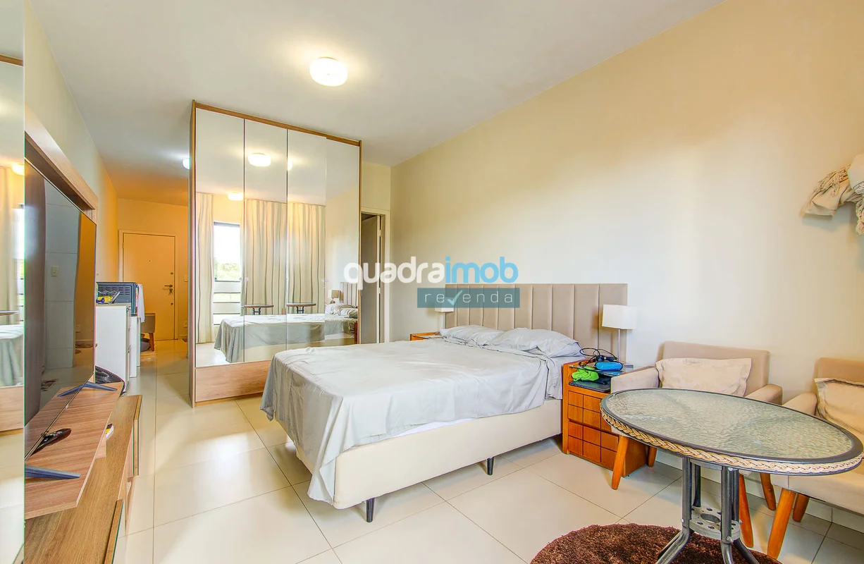 ESSE EXCELENTE APARTAMENTO DE 1 QUARTO COM VISTA LIVRE PARA O BOSQUE E GARAGEM N...