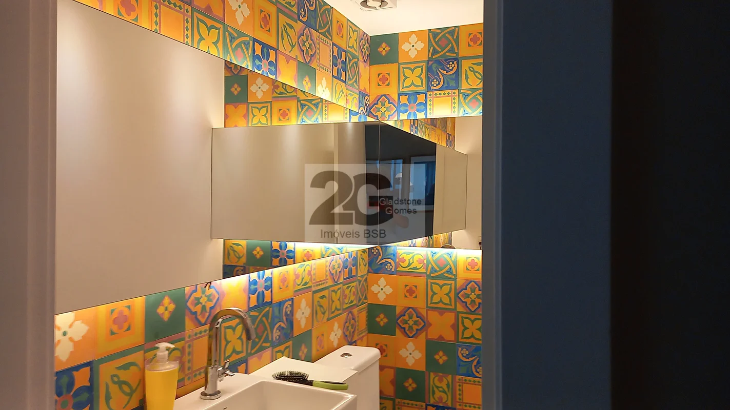 ESPAÇOSO E REFORMADO APARTAMENTO DE 3 QUARTOS SENDO 1 SUÍTE VAZADO COM CLOSET, S...