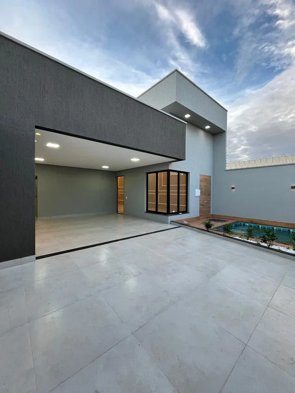 Excelente Casa à venda, fachada Moderna, acabamento em alto padrão.POSSUÍ: 3 qua...