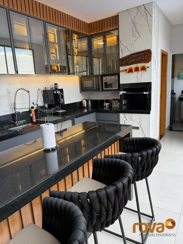 Casa 3 Quartos, sendo 2 suítes ,MOBILIADA E DECORADA No Setor Jardim Balneário M...