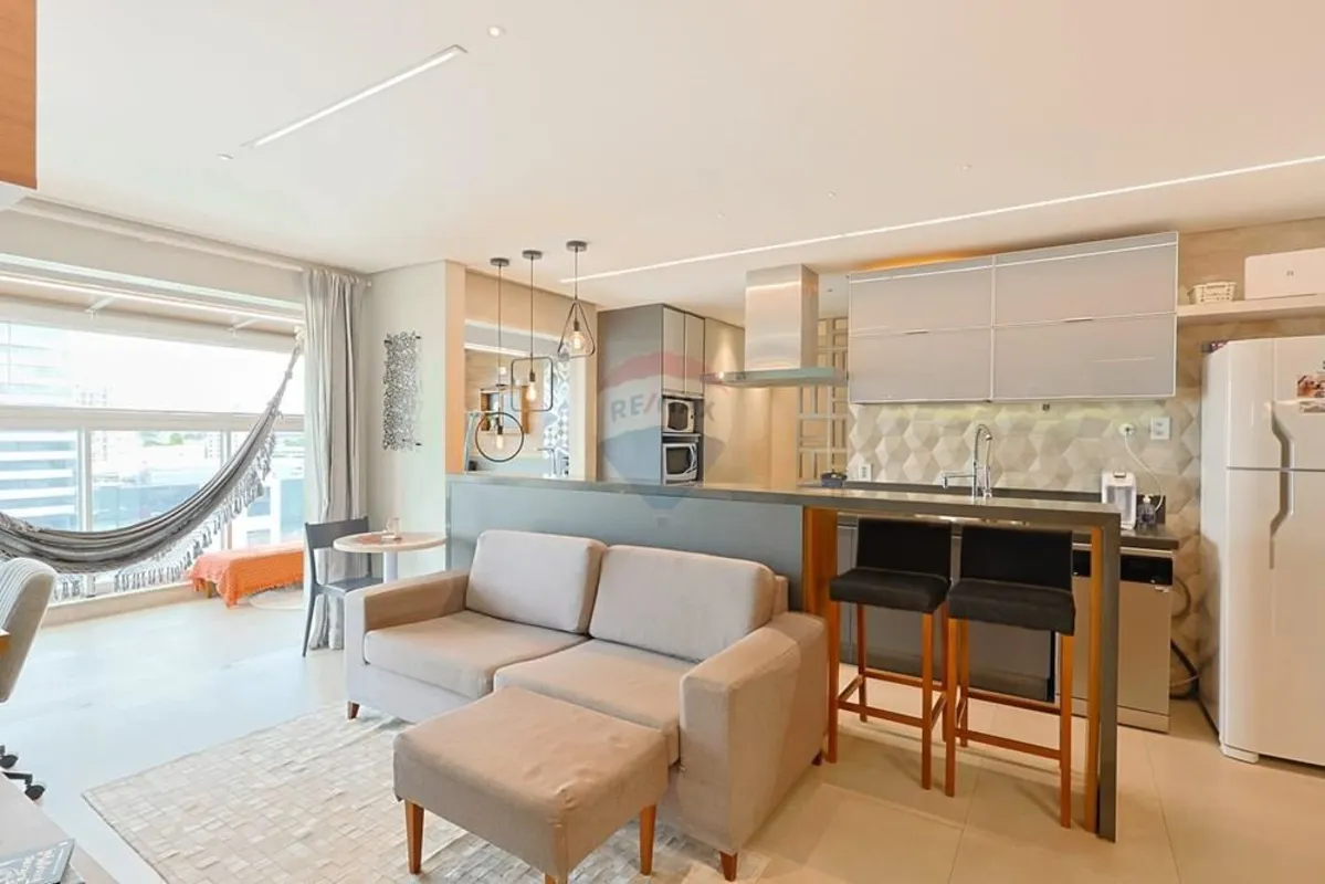 Em uma das quadras mais valorizadas de Águas Claras, na Quadra 208, este apartam...