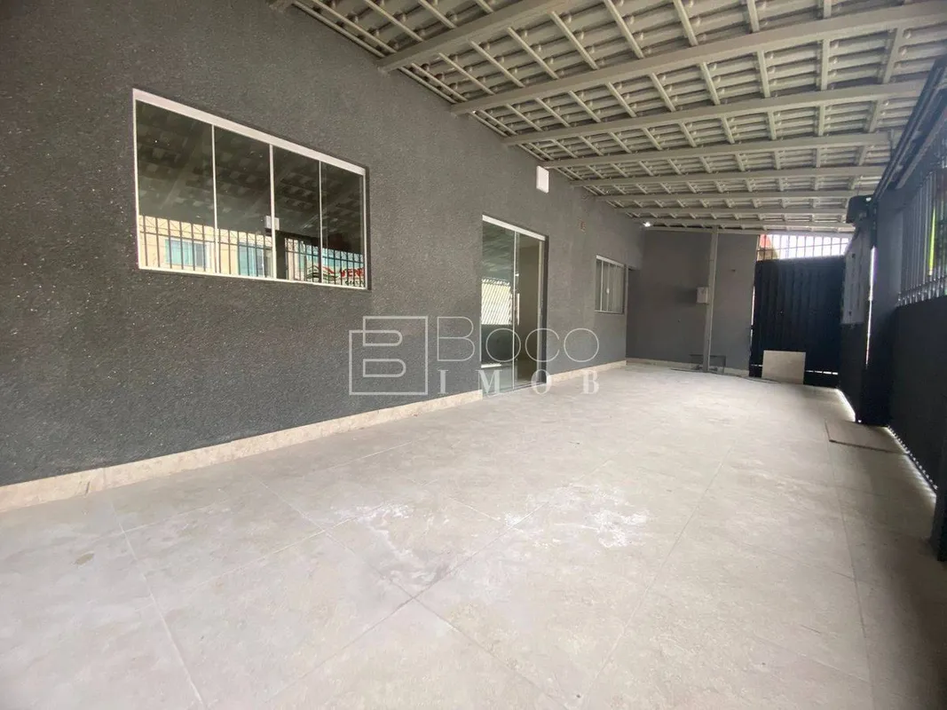 VENDOCasa totalmente reformada, com 3 quartos sendo 1 suíte, espaço gourmet, tod...
