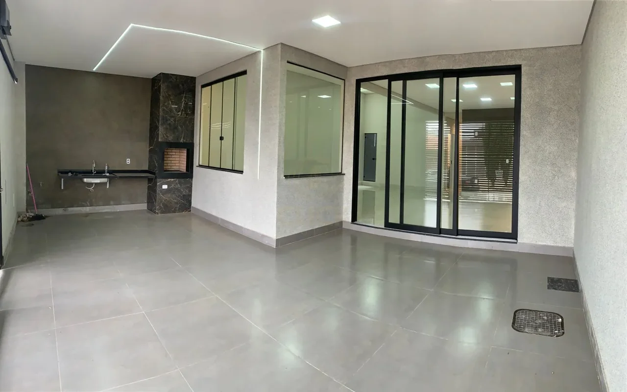 CASA SETOR O - QNO 05Excelente CASA situada QNO 053 Quartos Sendo 1 suíte com cl...