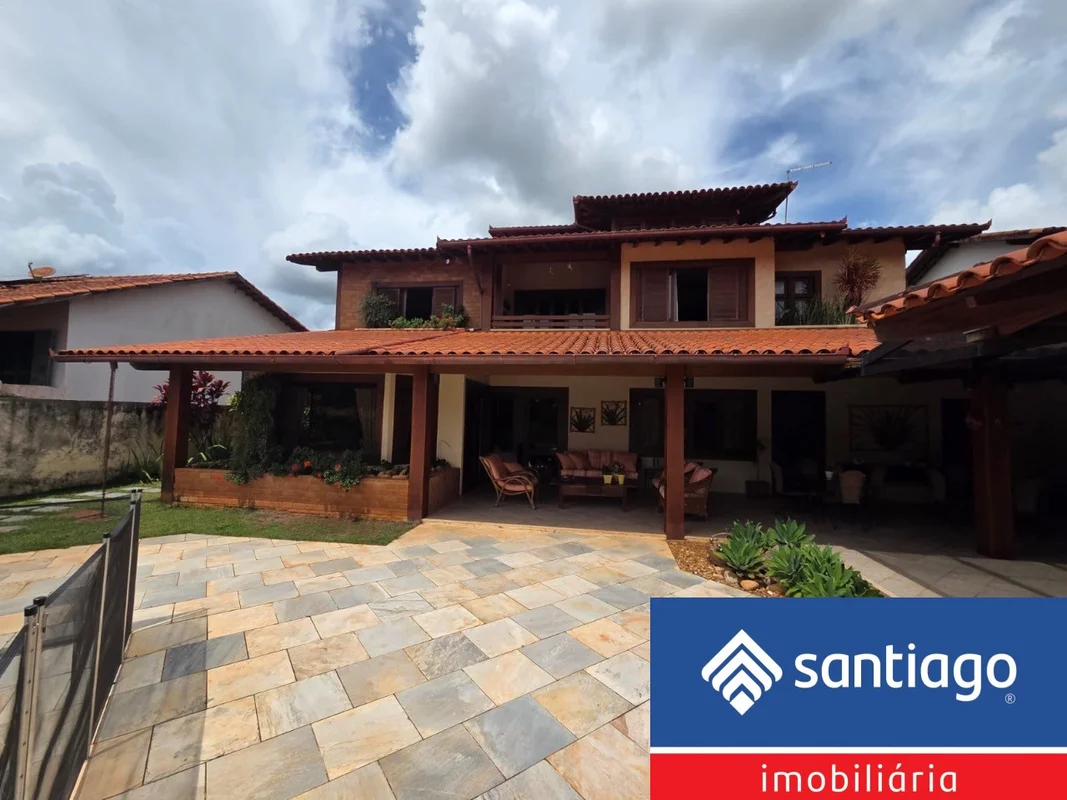 SANTIAGO IMOBILIÁRIA APRESENTA CASA NA QL 14 LAGO SULEXCELENTE LOCALIZAÇÃO COM V...