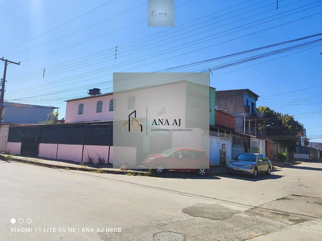 ANA IMÓVEIS ANUNCIA:OPORTUNIDADE: CASA DE ESQUINA, FEITO TIPO GALPÃO NA ÁREA VER...