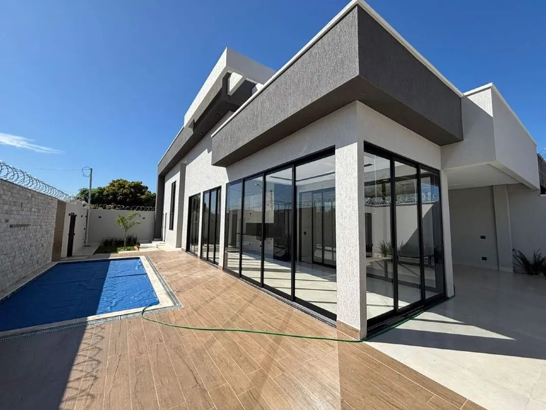 Casa, lote 326m², 3 suítes, com área de lazer, Setor Residencial Canadá! - Lote:...