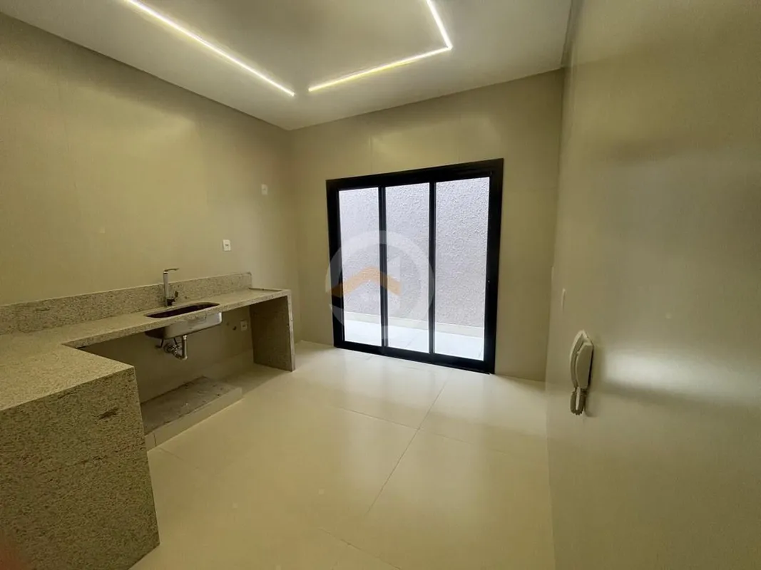  Belissima casa no Setor Jardim Vila Boa Terreno com 180m²•125m² de área constru...