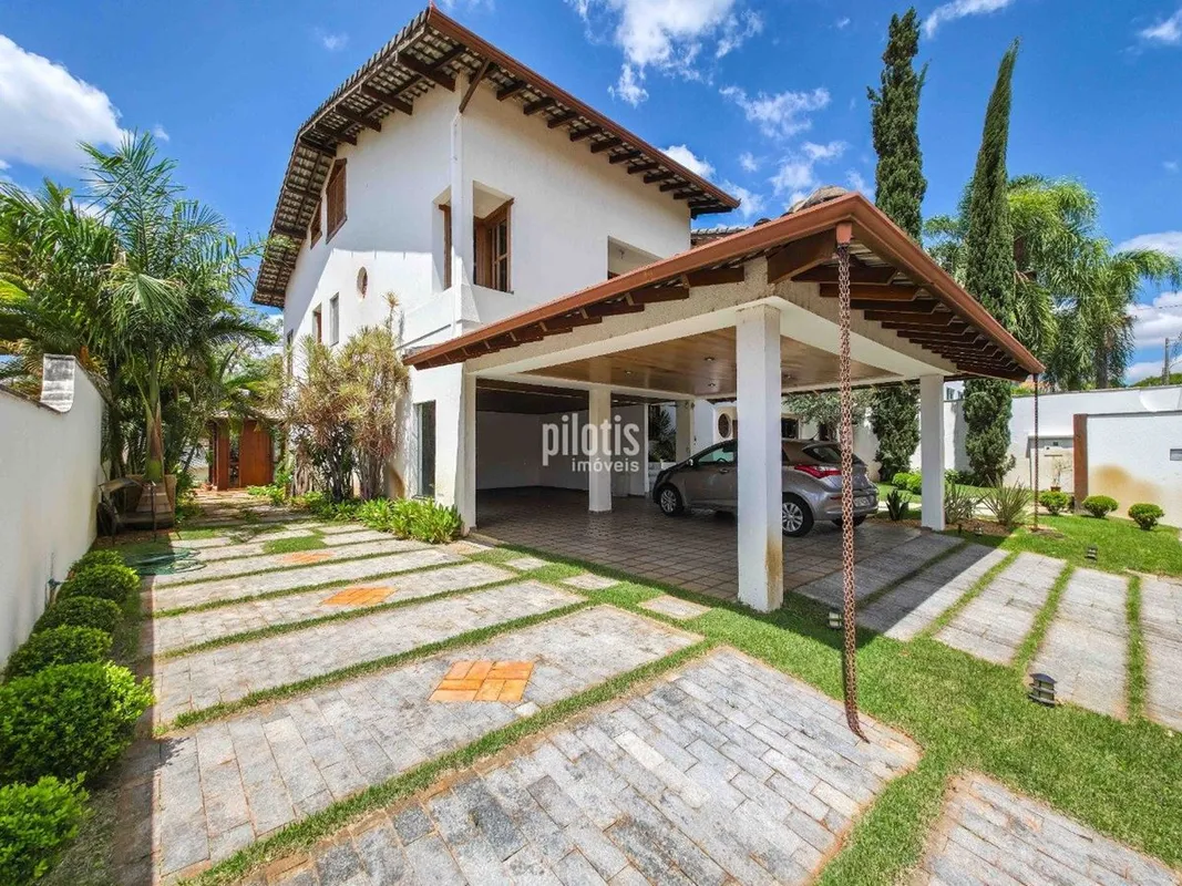Uma casa incrível, muito bem localizada e com lazer completo para toda a família...