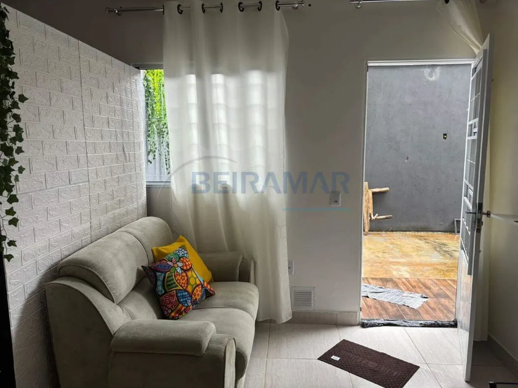 Excelente kitnet com mobília completa e ambientes bem definidos, pronta para mor...