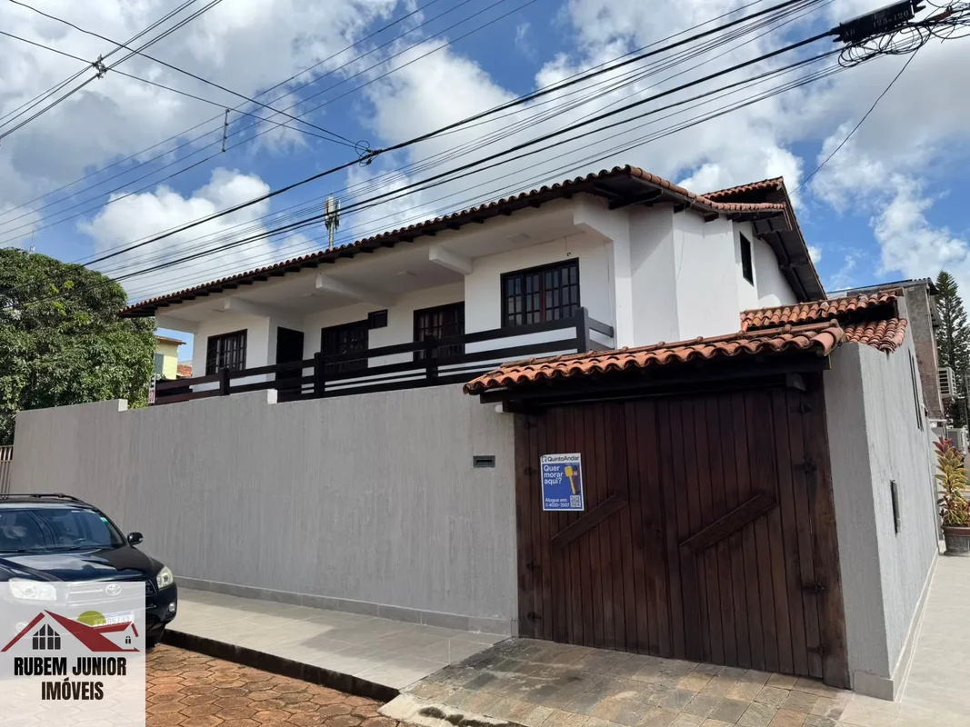 Casa em Portal do Lago Sul Sobrado espaçoso, bem ventilado e com pé direito trip...