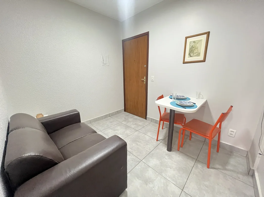 Ótimo apartamento de 1 quarto mobiliado, com sala, cozinha, área de serviço, e s...