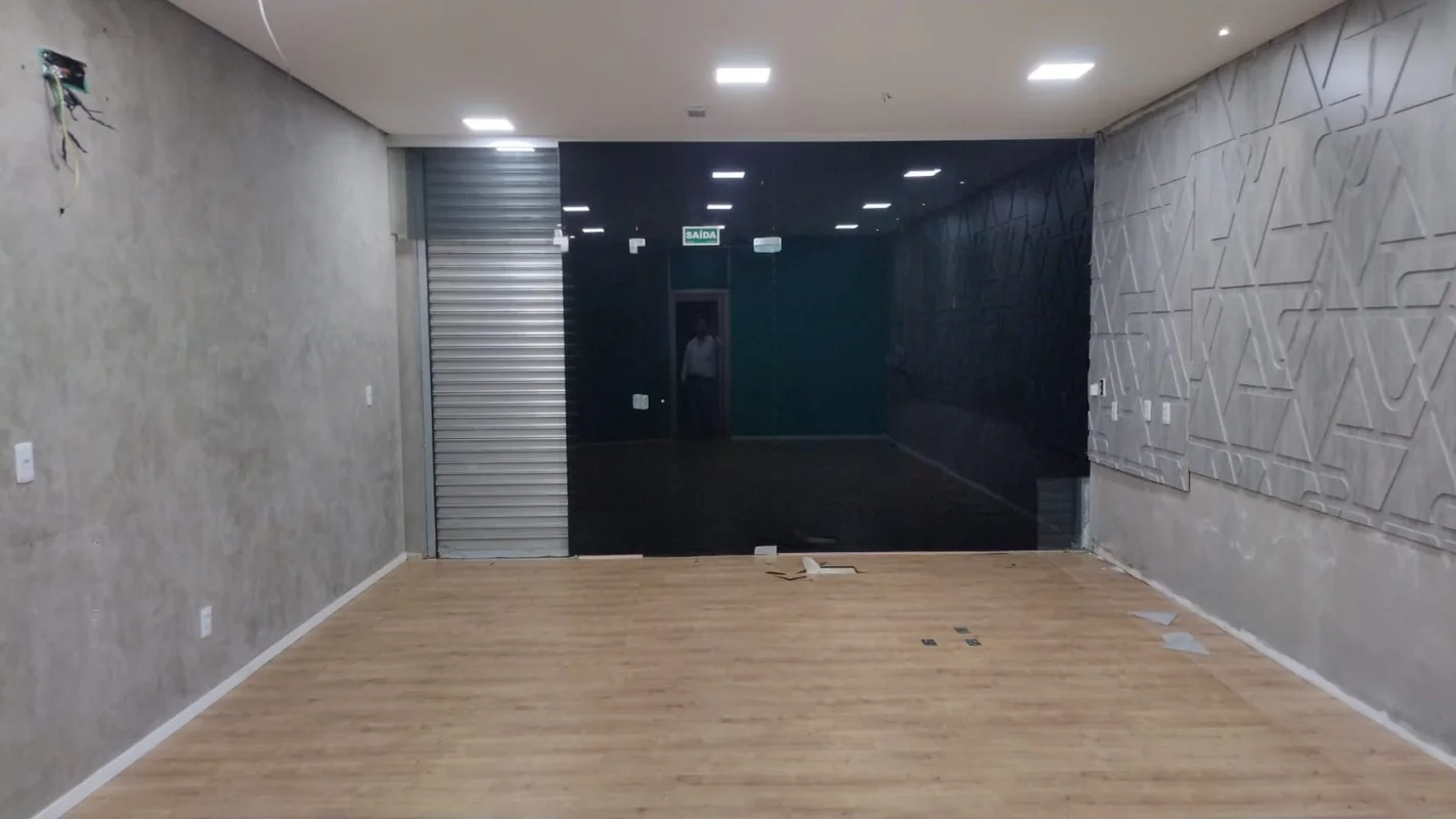 Excelente oportunidade de locação na CL 116 Bloco K, no prédio do antigo Banco S...