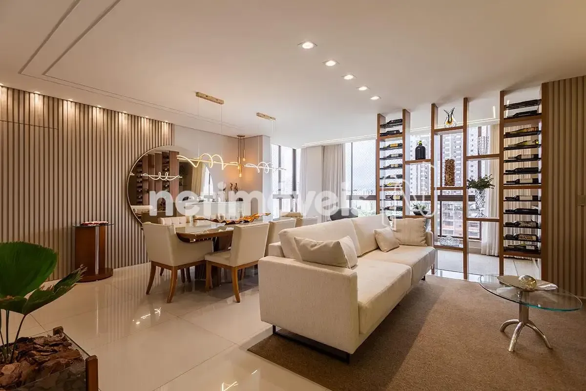 Apartamento sofisticado, nascente e vazado, com 163m² muito bem distribuídos, em...