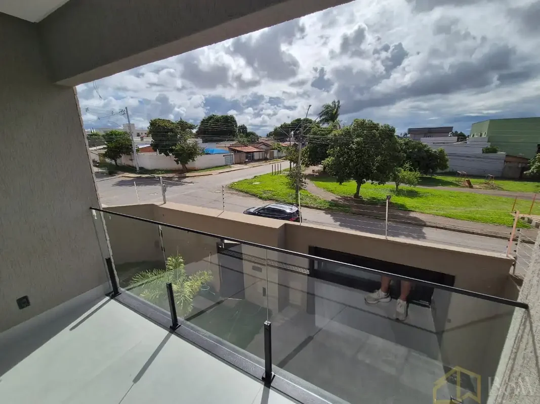 SOBRADO JARDIM PRESIDENTE Área terreno = 264m2Área construída = 189m2* 4 suítes ...