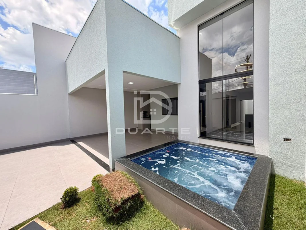 Casa em bairro Portal do Cerrado, com: - 03 quartos sendo 01 suíte;- ?Banheiro s...