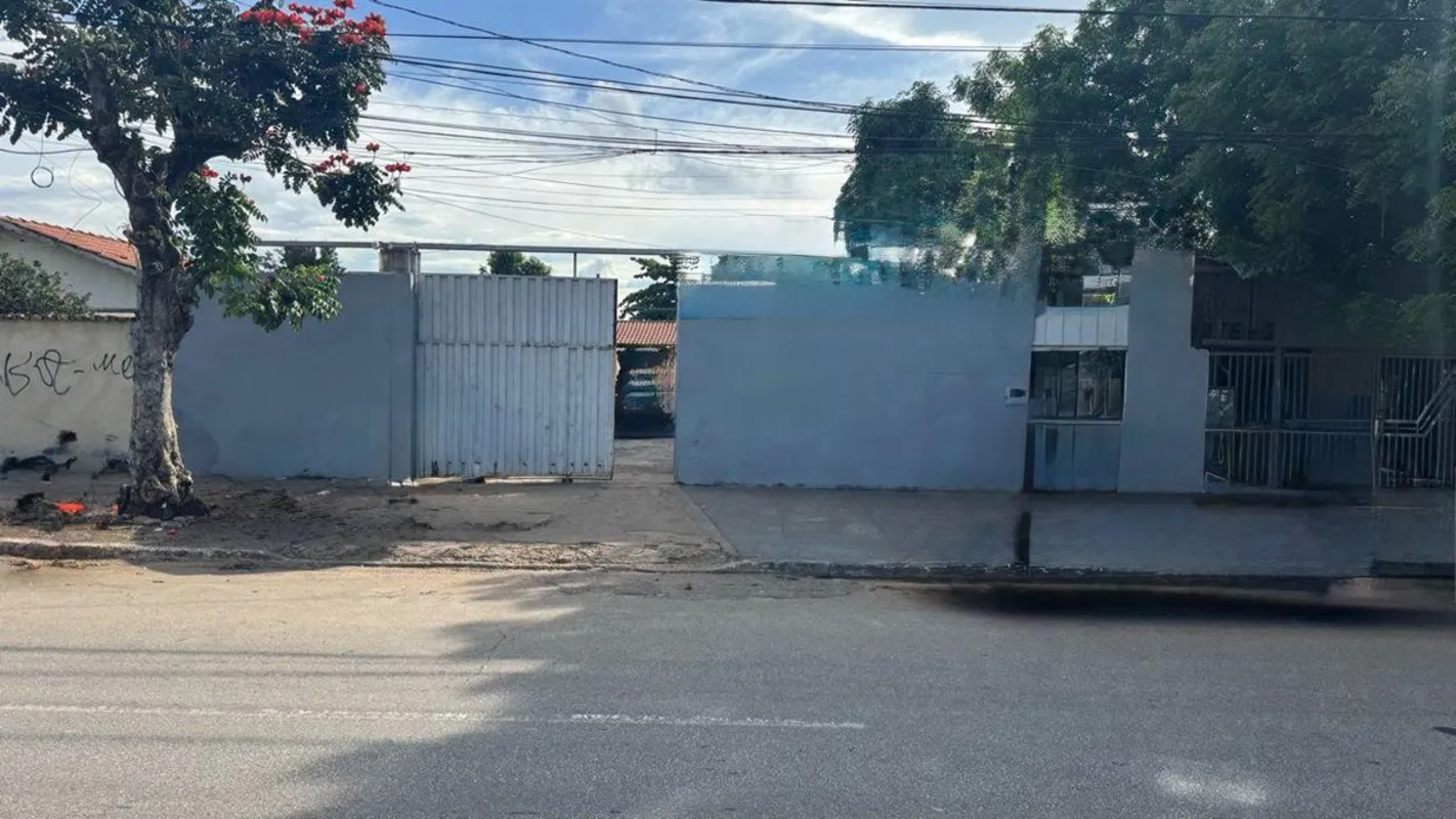 Oferto uma oportunidade única no Setor Cidade Jardim em Goiânia, uma área à vend...