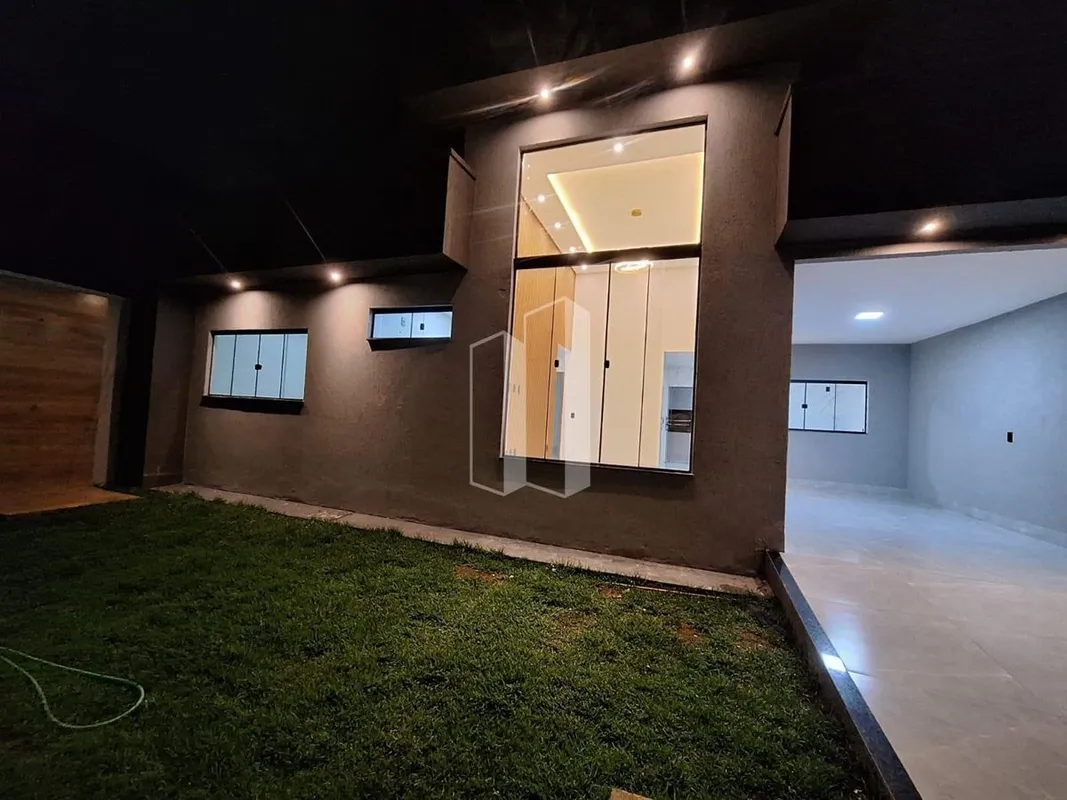 Casa com 3/4, sendo 1st, Nova, construção moderna e aconchegante, acabamento de ...