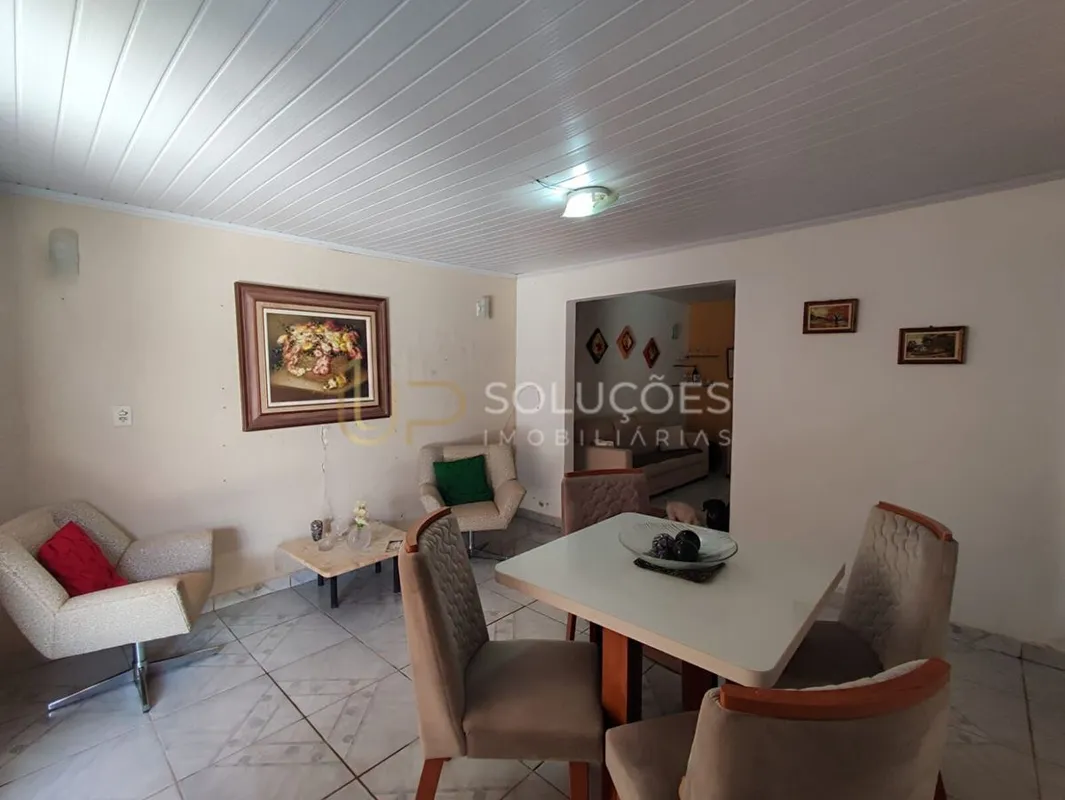 3 Quartos (1 Suíte) | Área Gourmet | 210m² | Escriturada c/ Habite-se | R$360.00...